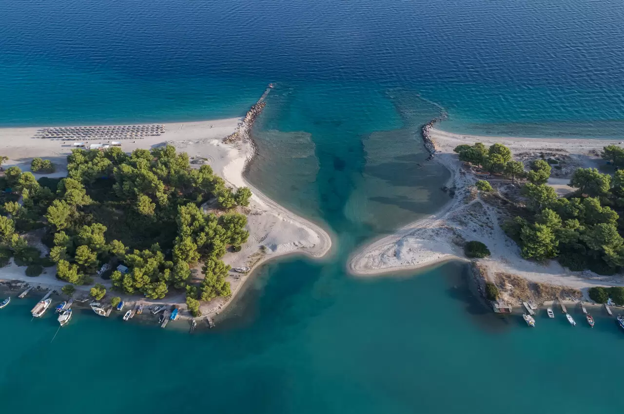 Glarokavos Beach